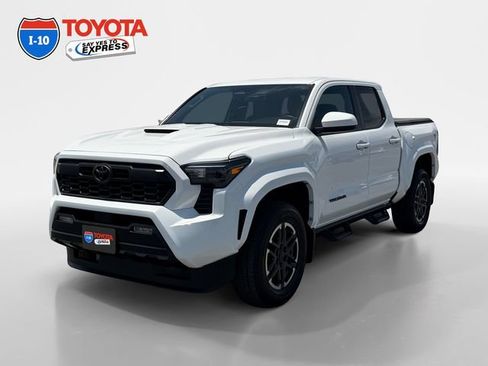 Certified 2025 Toyota Tacoma TRD Sport RWD image 1