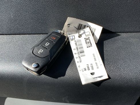 New 2026 Ford F250 XL w/ XL Chrome Package image 28