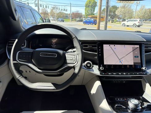 New 2026 Jeep Grand Wagoneer Limited AWD/4WD image 13