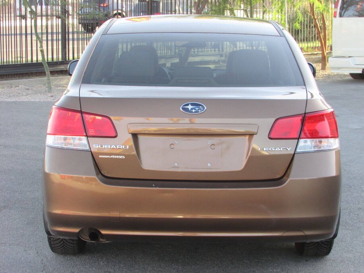 Used 2011 Subaru Legacy 2.5i AWD/4WD image 8