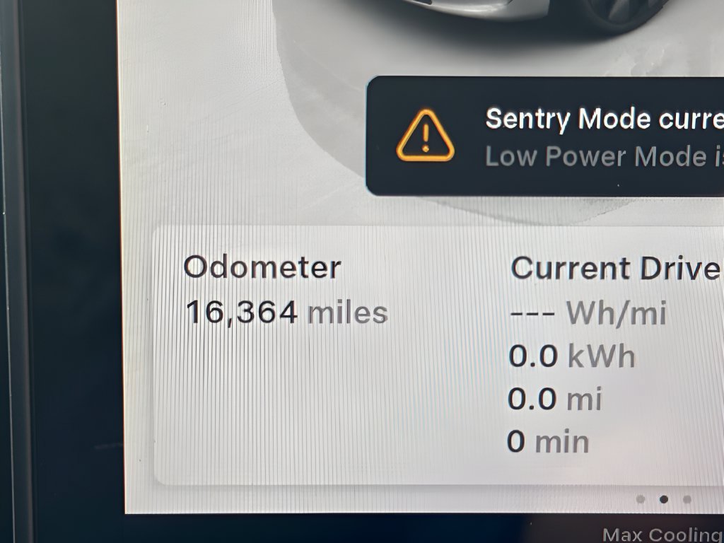 Used 2025 Tesla Model Y Long Range AWD/4WD image 22