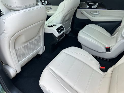 New 2026 Mercedes-Benz GLS 580 4MATIC image 12