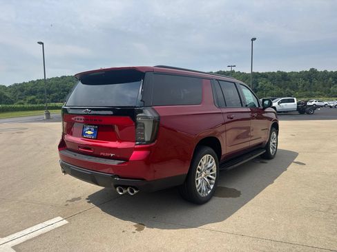 New 2026 Chevrolet Suburban RST w/ Comfort Package AWD/4WD image 4