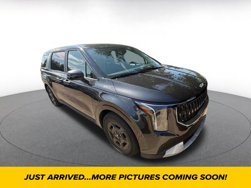 Used 2026 Kia Carnival FWD image 1