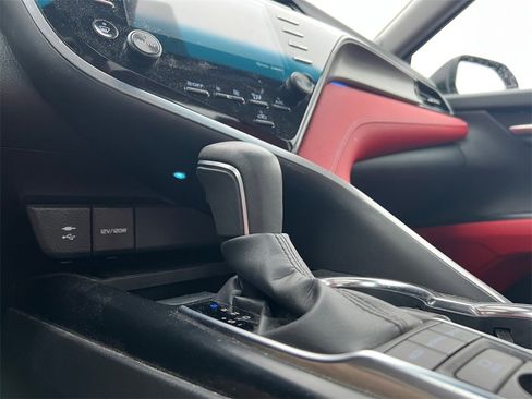 Used 2019 Toyota Camry XSE image 30