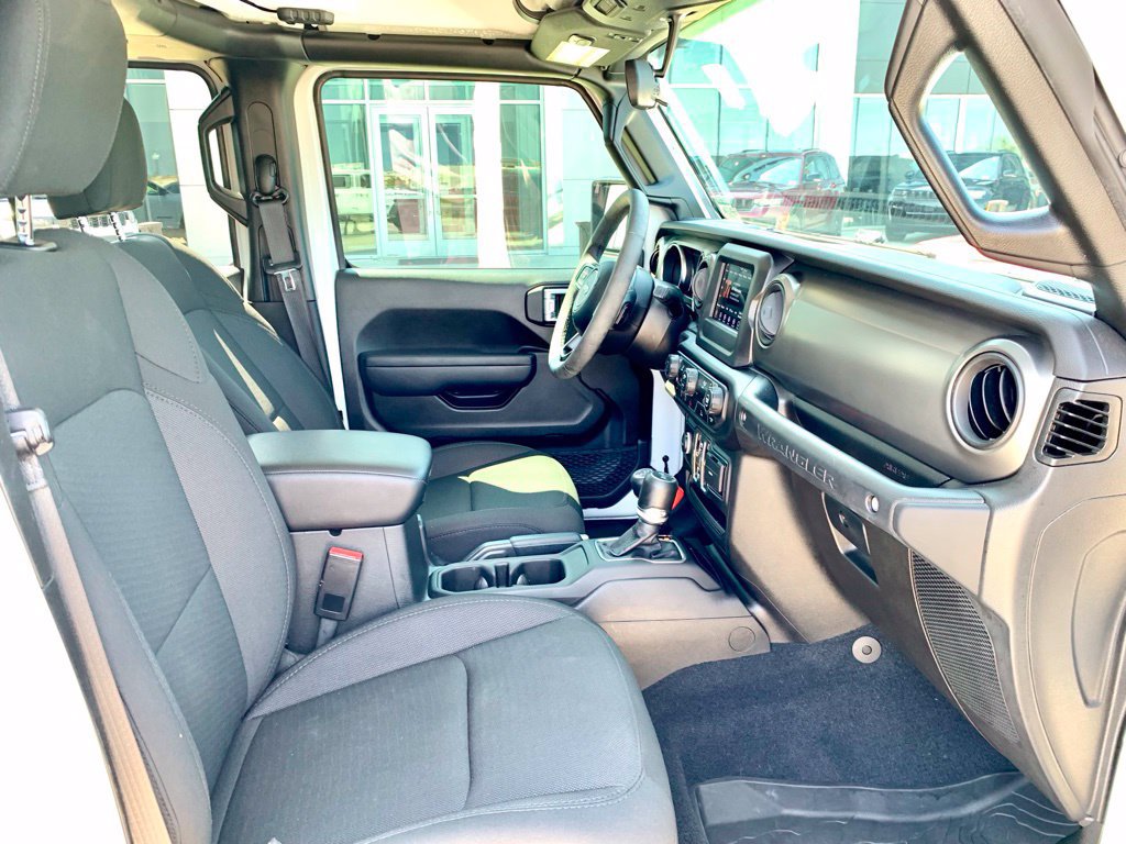 Used 2023 Jeep Wrangler Unlimited Sport AWD/4WD image 29
