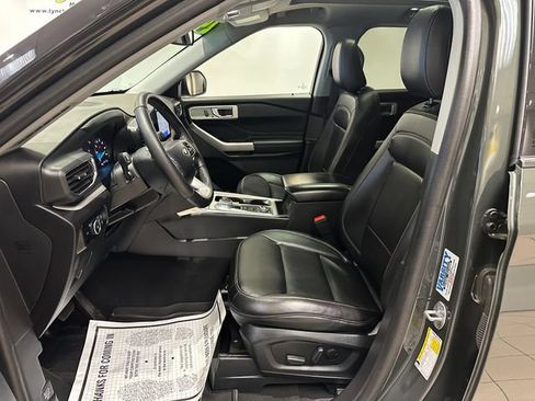 Used 2024 Ford Explorer XLT w/ Equipment Group 202A AWD/4WD image 7