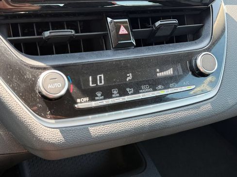 Used 2024 Toyota Corolla LE FWD image 35