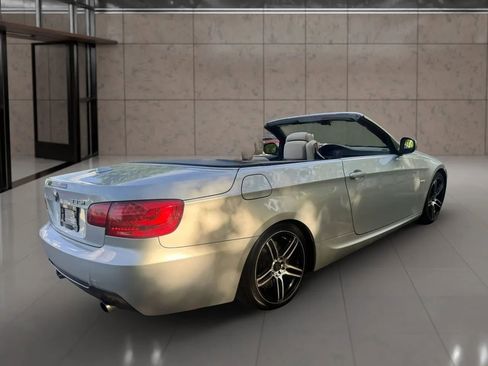 Used 2012 BMW 335i Convertible image 5