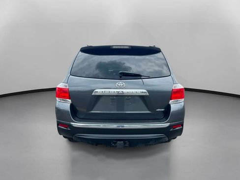 Used 2011 Toyota Highlander Limited w/ Tow Pkg AWD/4WD image 11