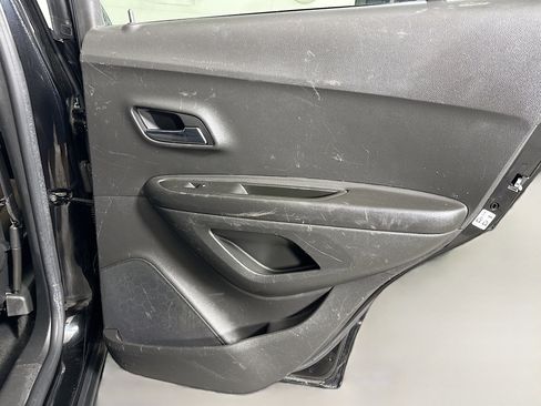 Used 2021 Chevrolet Trax LS w/ Tint and Cruise Package image 27