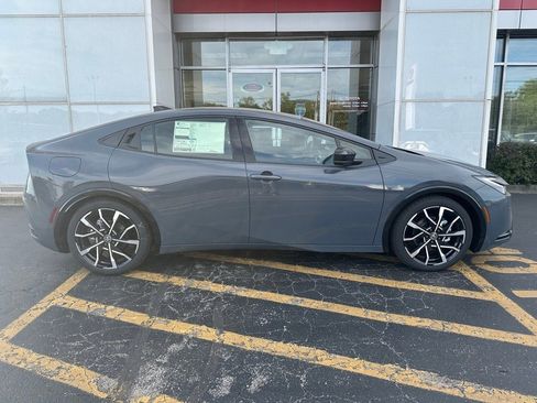 New 2026 Toyota Prius Plug-In Hybrid image 4