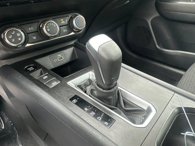 Used 2025 Nissan Kicks S FWD image 33