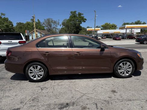 Used 2016 Volkswagen Jetta SE FWD image 8