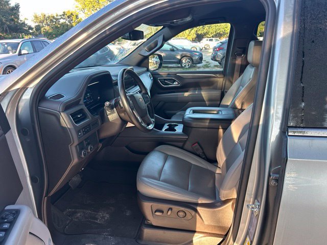 Used 2024 Chevrolet Suburban LT RWD image 5