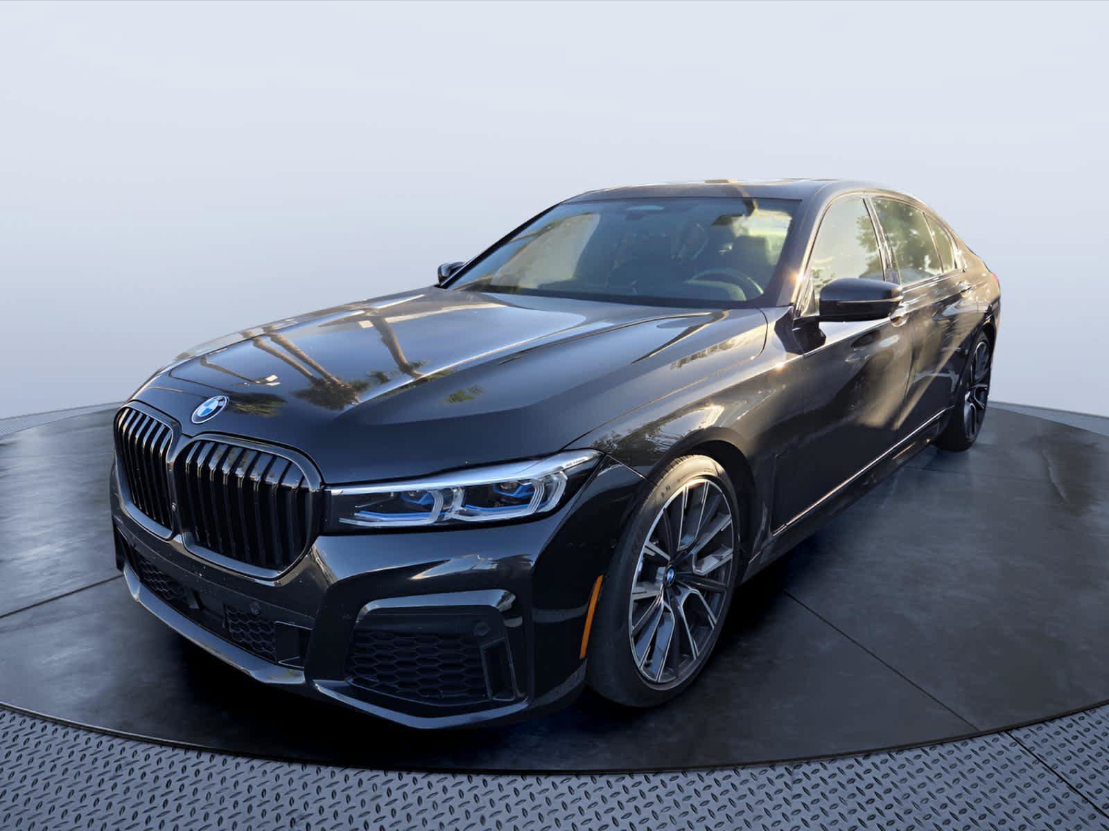 Used 2020 BMW 740i w/ M Sport Package RWD image 2
