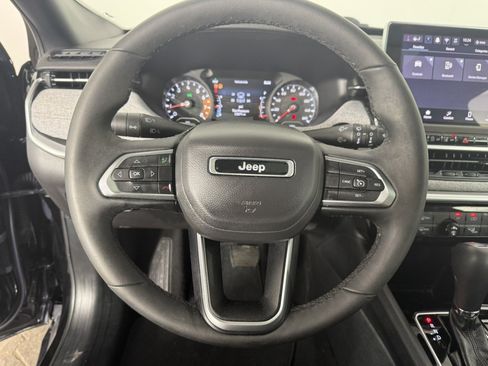 Used 2024 Jeep Compass Latitude w/ Sun and Sound Group AWD/4WD image 23