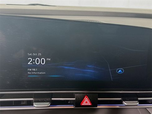 Used 2024 Hyundai Elantra SEL image 17