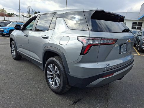 Used 2025 Chevrolet Equinox LT image 3