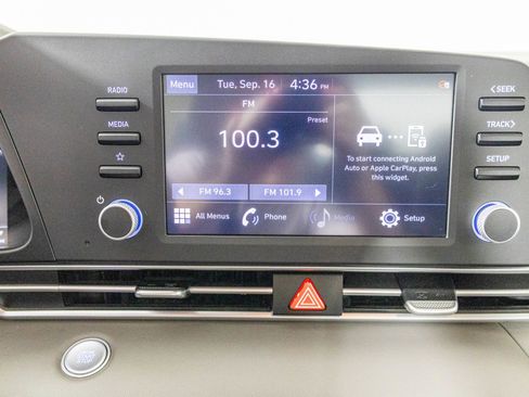 Used 2022 Hyundai Elantra SEL w/ Cargo Package image 23