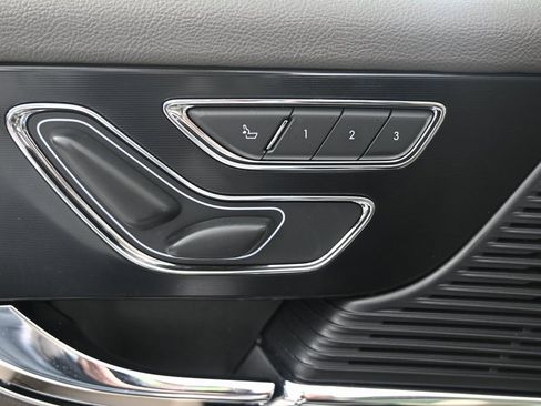 Used 2021 Lincoln Corsair Standard w/ Premium Package image 20