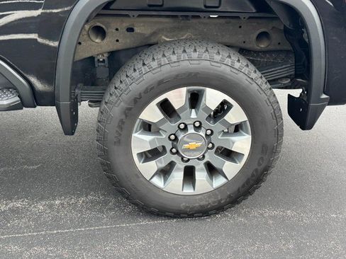 Used 2023 Chevrolet Silverado 2500 Custom w/ Custom Value Package AWD/4WD image 7