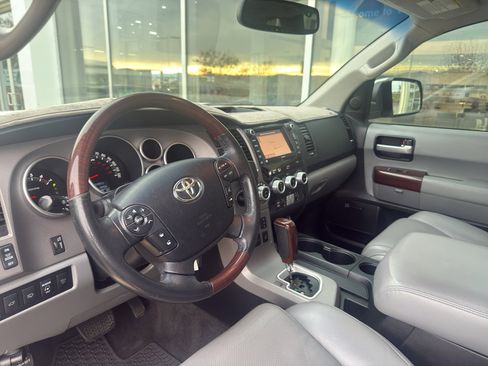 Used 2013 Toyota Sequoia Platinum image 9