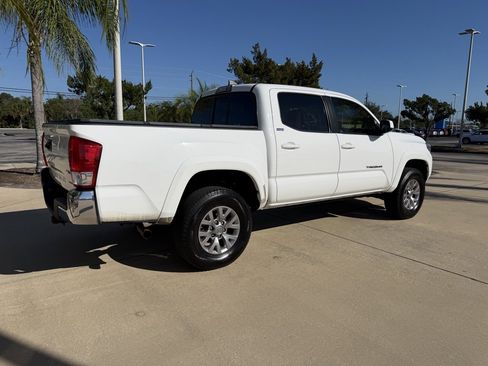 Used 2017 Toyota Tacoma SR5 image 4