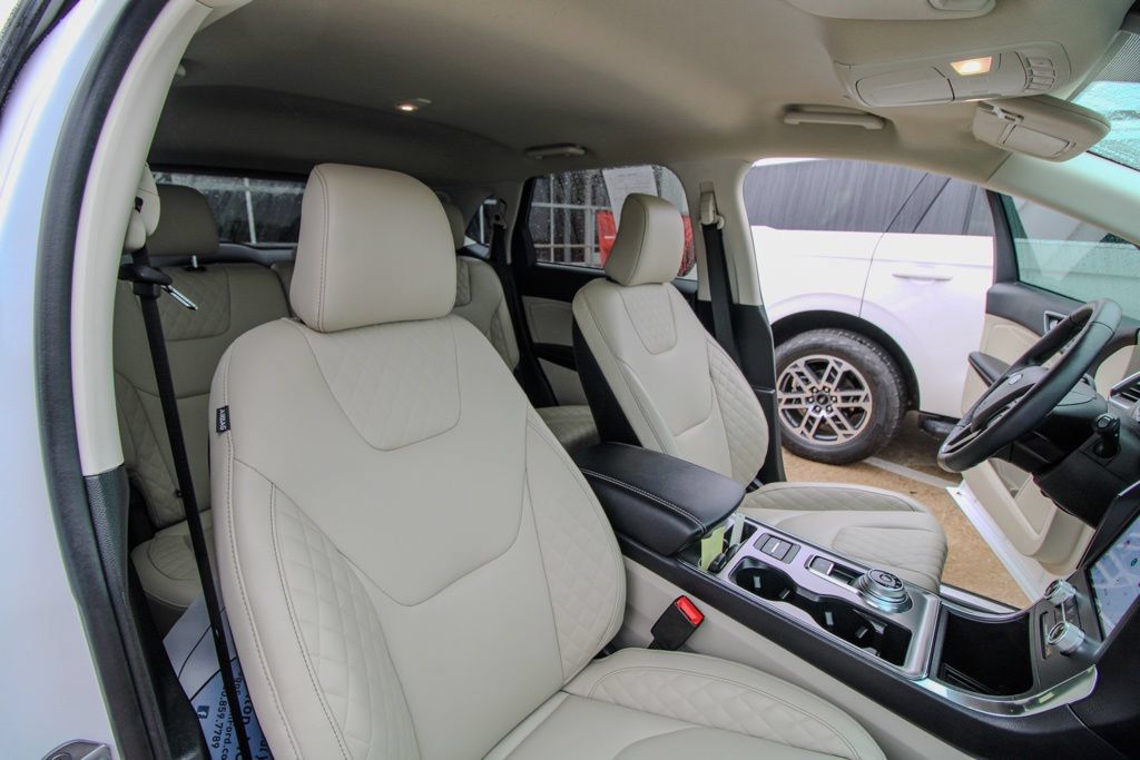 Used 2023 Ford Edge Titanium AWD/4WD image 17