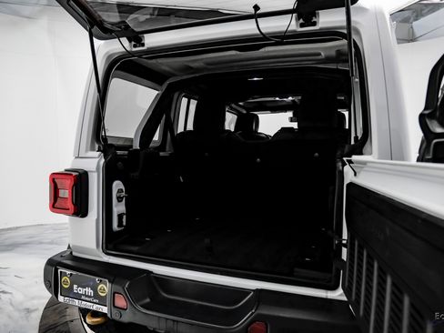 Used 2022 Jeep Wrangler Unlimited Rubicon w/ Xtreme Recon 35" Tire Package image 98