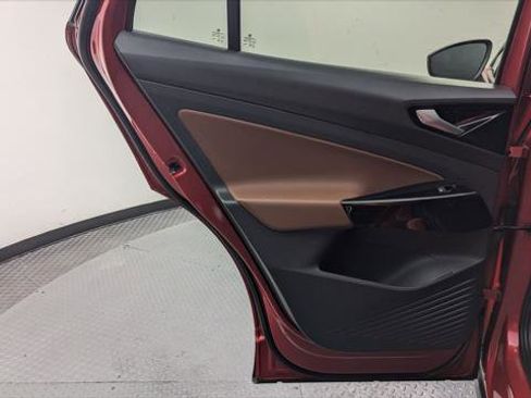 Used 2021 Volkswagen ID.4 Pro S w/ Gradient Package image 15