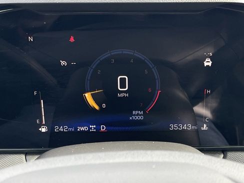 Used 2024 Chevrolet TrailBlazer RS image 28