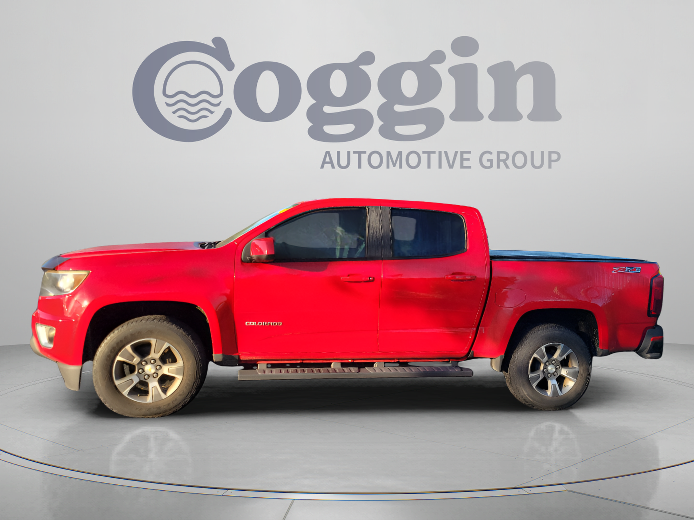 Used 2018 Chevrolet Colorado Z71 w/ LPO, Premium Interior Package AWD/4WD image 2