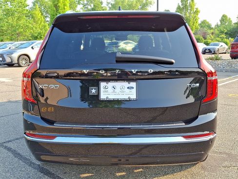 Used 2025 Volvo XC90 T8 Plus w/ Protection Package AWD/4WD image 5