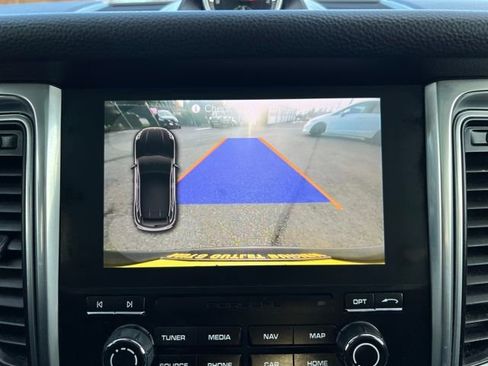 Used 2018 Porsche Macan image 24