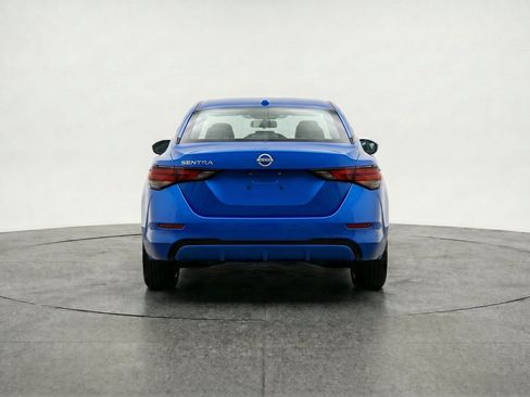 Used 2025 Nissan Sentra SV FWD image 7