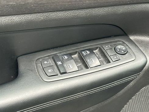 Used 2018 Jeep Grand Cherokee Altitude image 12