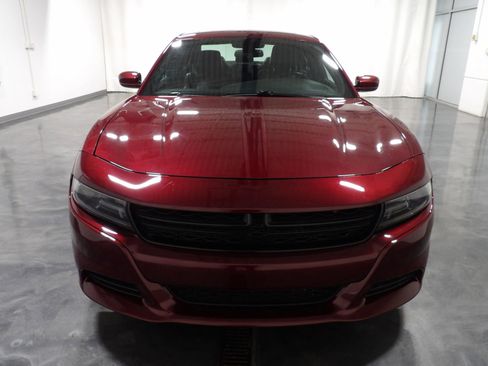 Used 2019 Dodge Charger SXT image 3