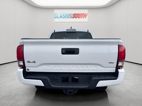 Used 2023 Toyota Tacoma SR AWD/4WD image 4