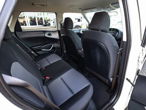 Used 2022 Kia Soul LX FWD image 29
