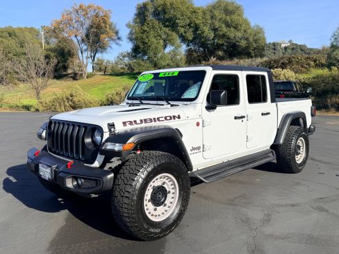 Used 2022 Jeep Gladiator Rubicon w/ Cold Weather Group image 2