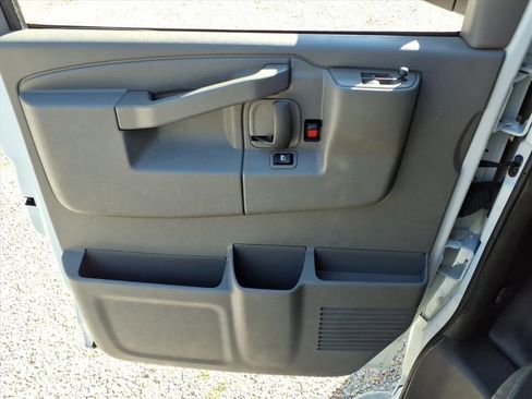 Used 2023 GMC Savana 2500 w/ Driver Convenience Package image 16