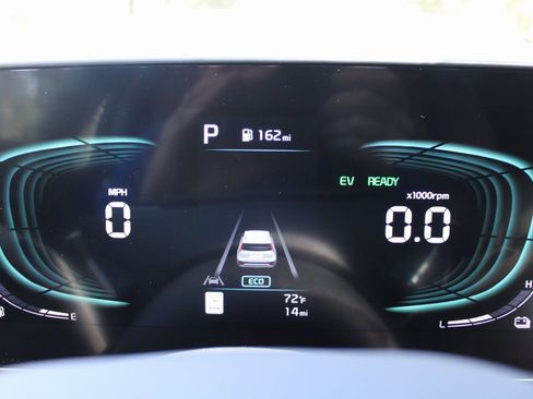 New 2025 Kia Niro EX Touring image 28