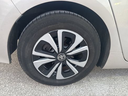 Used 2018 Toyota Prius Prime Plus image 23