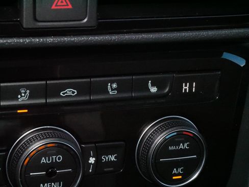 Certified 2024 Volkswagen Taos SEL image 30