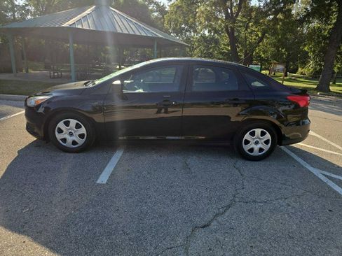 Used 2016 Ford Focus S image 9