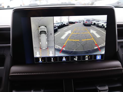 Used 2023 Chevrolet Suburban Z71 w/ Z71 Off-Road Package image 29