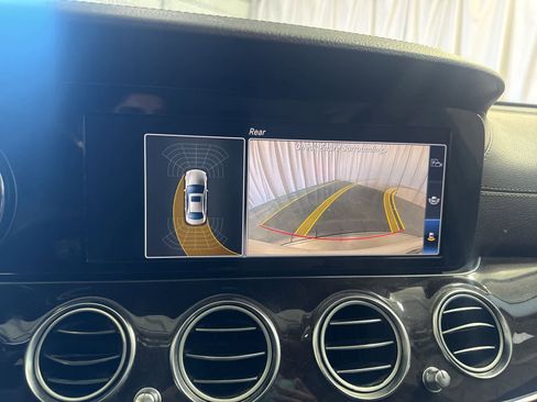 Used 2018 Mercedes-Benz E 300 image 27