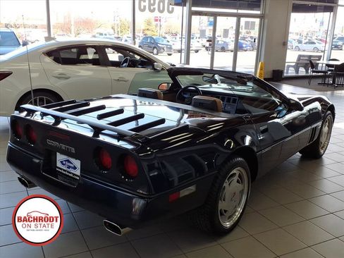 Used 1989 Chevrolet Corvette Convertible RWD image 6