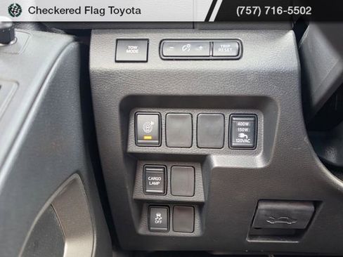 Used 2025 Nissan Frontier SV w/ SV Convenience Package image 11